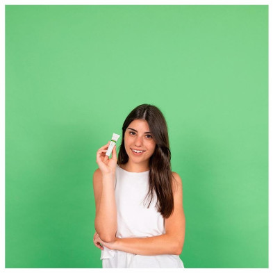 Eye Cream Antiedad Con Aguacate, Té Verde Y Cafeína 10 Ml