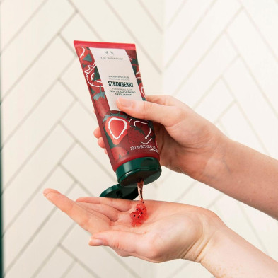 Strawberry Shower Scrub 200 Ml