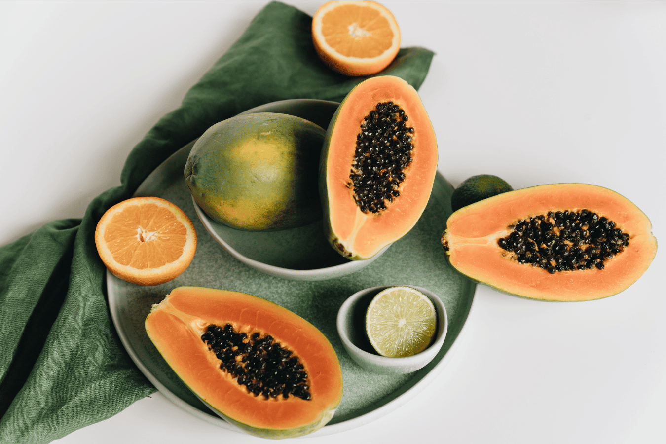 Plato de frutas con papaya