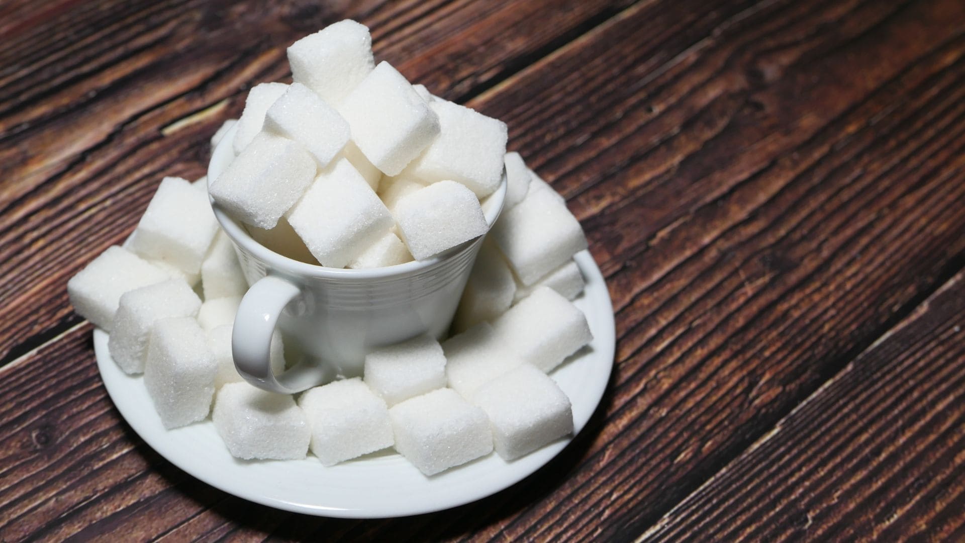 ¿Qué es la sucralosa? Beneficios, riesgos y cómo afecta tu salud.